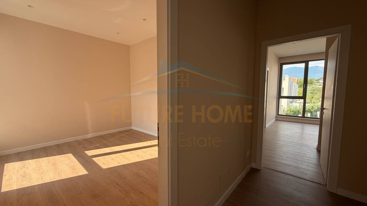 Rent, 3-Storey Villa, "Green Valley" Complex, Dry Lake, Tirana