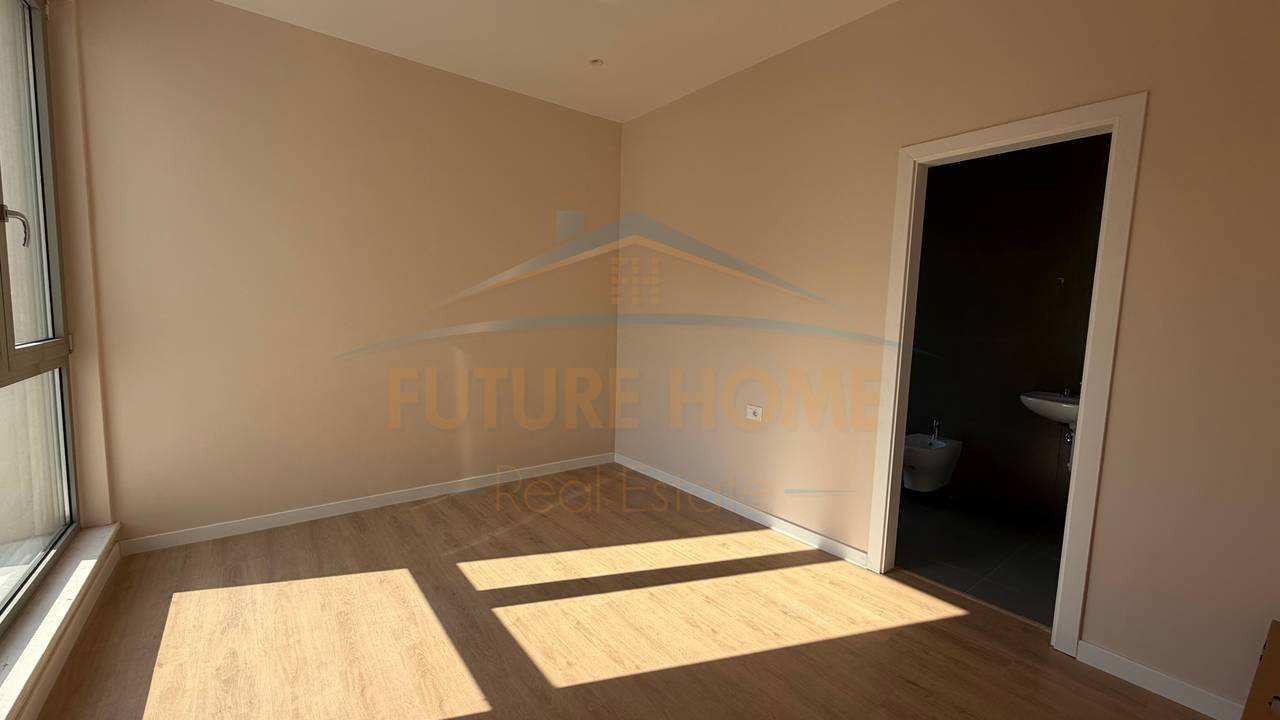 Rent, 3-Storey Villa, "Green Valley" Complex, Dry Lake, Tirana