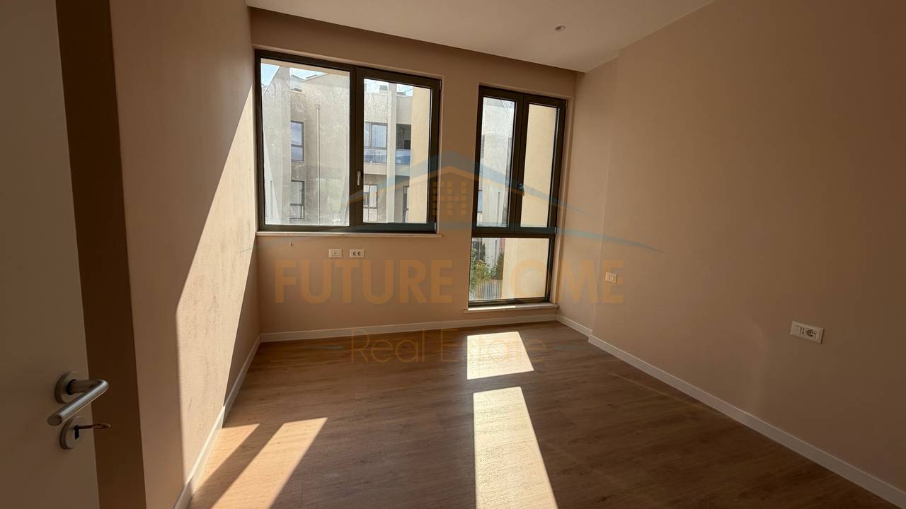 Rent, 3-Storey Villa, "Green Valley" Complex, Dry Lake, Tirana