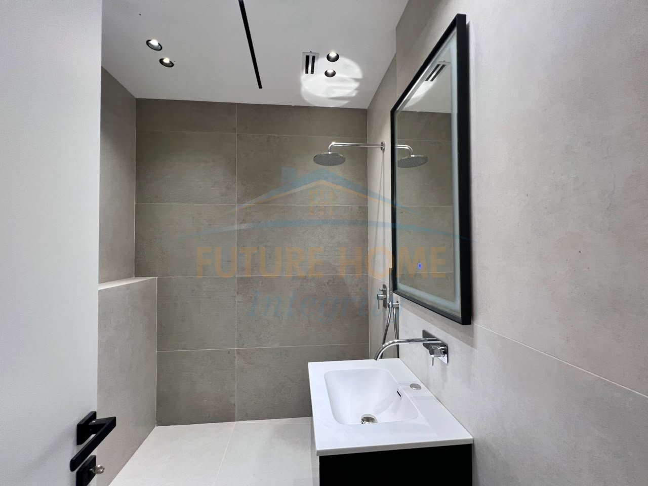 In vendita, Appartamento 2+1+2+Posto Auto, Altana Luxury Residence, Tirana.