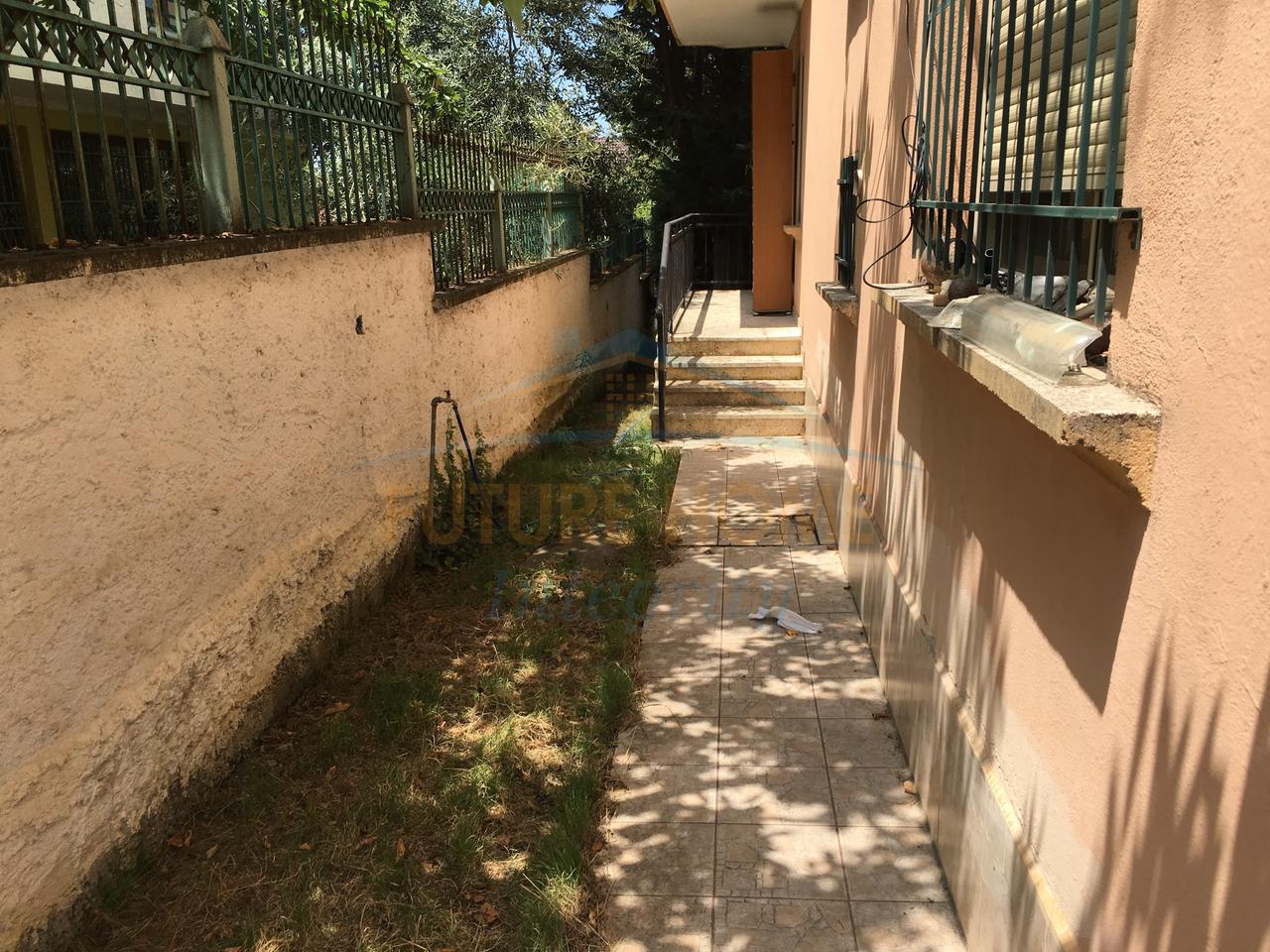 Qera, Vilë 3-Katëshe, Kodra e Priftit, Tiranë.