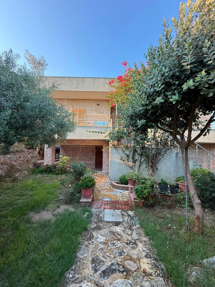 For sale, 2-Storey Villa, ¨Damian Humariti¨ Street, Vlorë