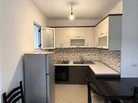 Qira, Apartament 1+1, Pallati me Shigjeta, Tiranë