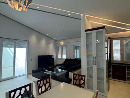 Shitet, Apartament 2+1+2+Verandë, Rruga Shefqet Kuka , Fresk