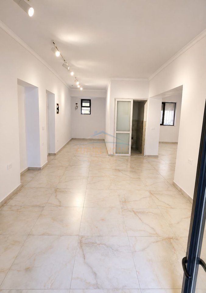 Qira, Ambient Biznesi, Xhamllik, Tiranë