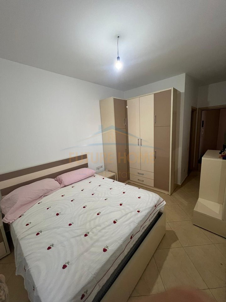 Shitet, Apartament 2+1+2, Unaza e Re