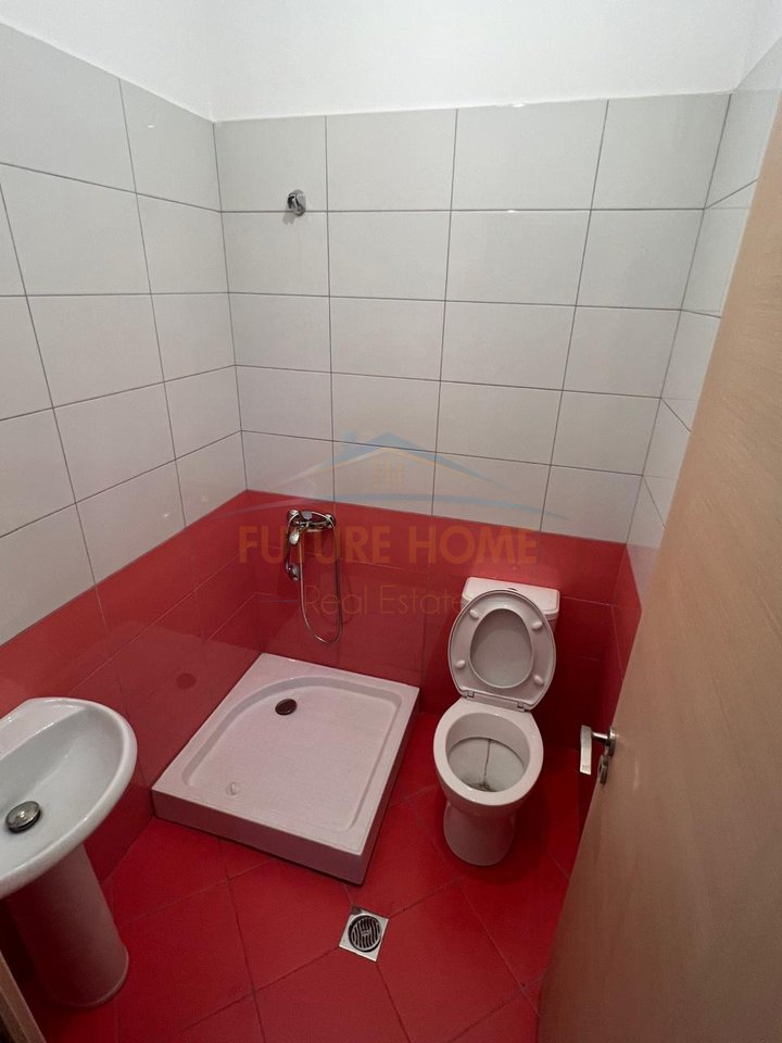 Shitet, Apartament 2+1+2, Unaza e Re