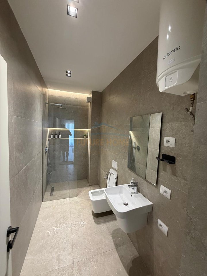 Qira, Apartament 1+1, Rruga e Barrikadave, Tiranë.