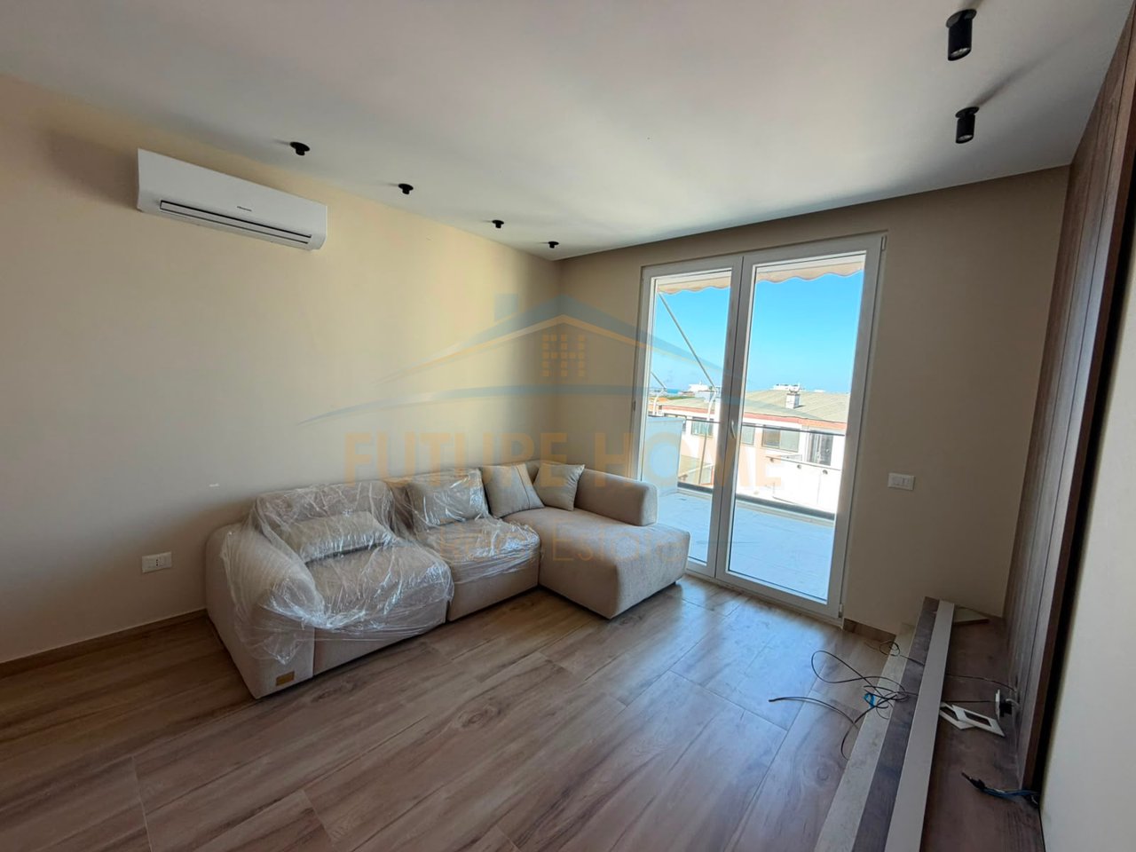 Qera, Apartament 1+1, Mali Robit, Golem