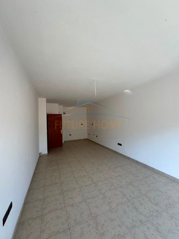 Shitet, Apartament 2+1, Rruga Thesarit, Fresk, Tiranë