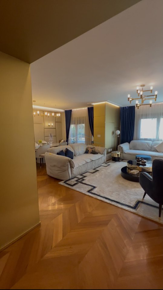 In vendita, Appartamento di lusso 2+1+2, Komuna e Parisit, Tirana.