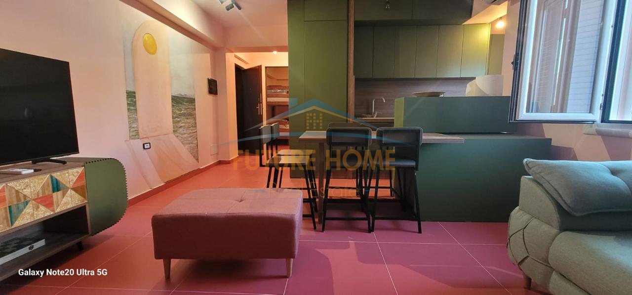 Shitet, Apartament 1+1, Lungomare ,Vlorë.