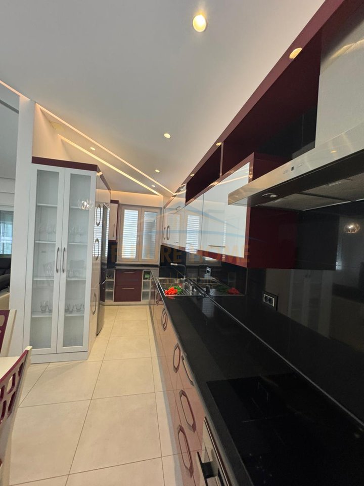 In vendita, Appartamento 2+1+2+Veranda, Via Shefqet Kuka, Fresk