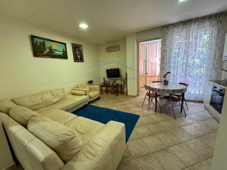 Shitet, Apartament 2+1+2, Rruga e Kosovarëve