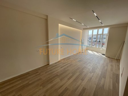 Shitet, Apartament 1+1, Unaza e re, Tiranë.