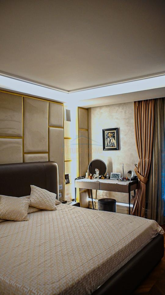 Shitet, Apartament Luxury 2+1+2, Komuna e Parisit, Tiranë.
