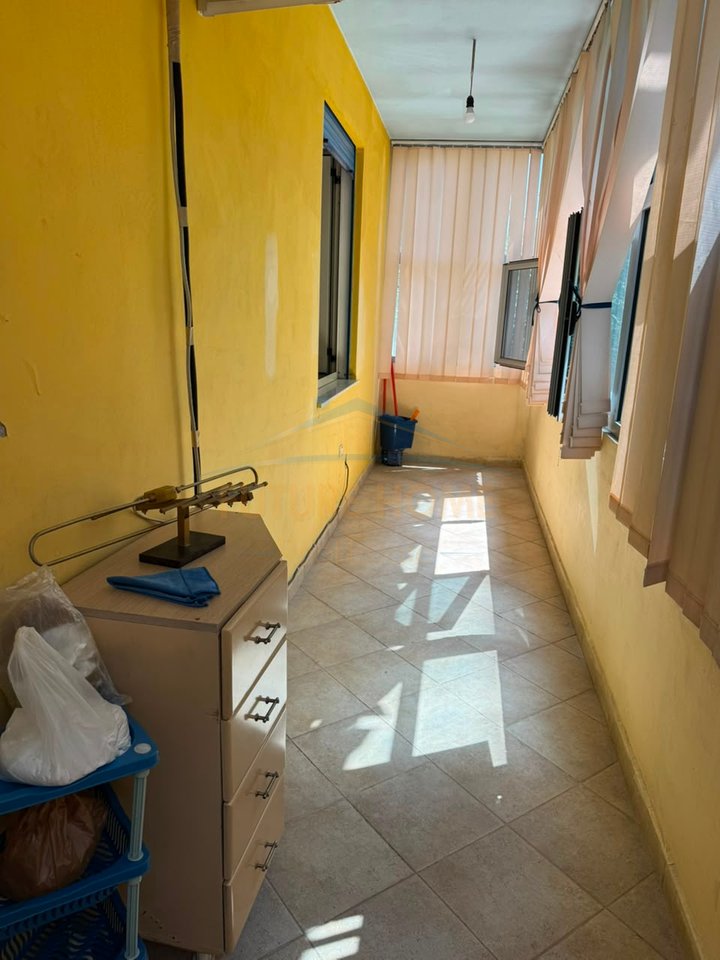 Shitet, Apartament 2+1+2, Rruga e Kosovarëve