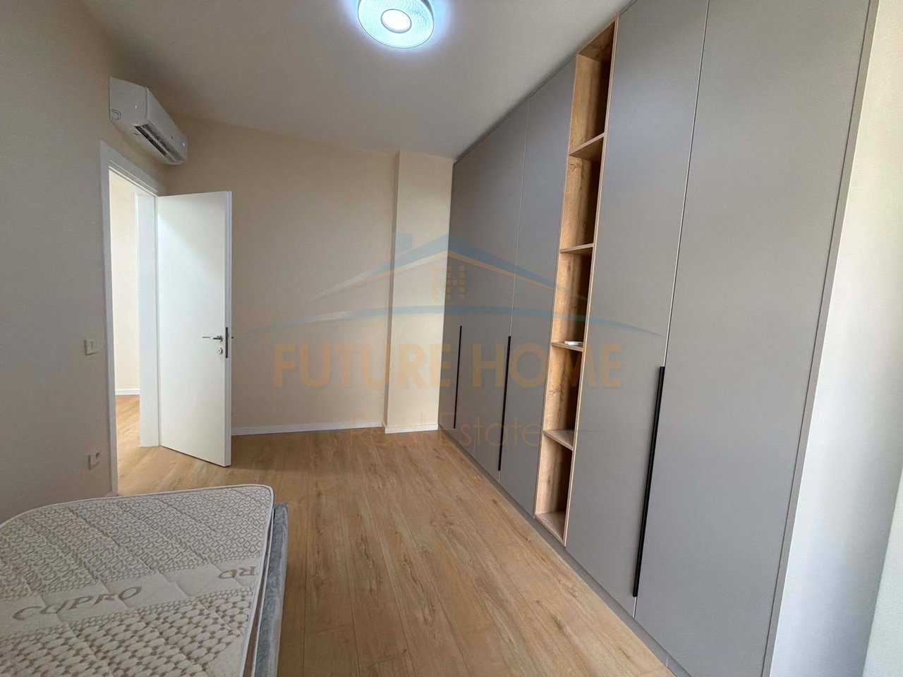 Affitto, Appartamento 3+1+2 + Parcheggio, Golden Tower, Via Mine Peza