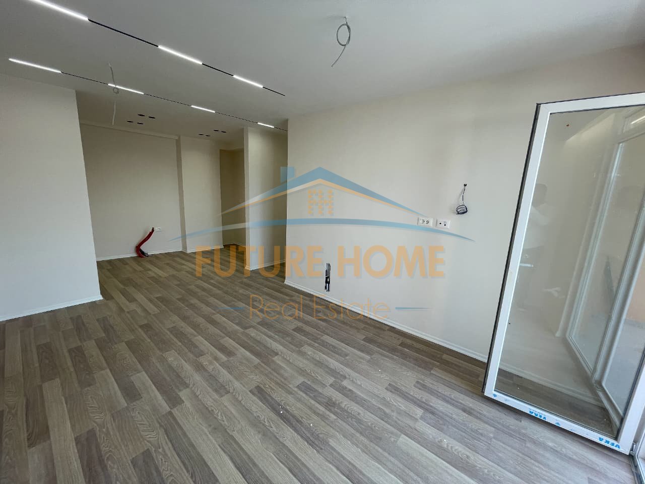 Shitet, Apartament 2+1, Unaza e re, Tiranë.