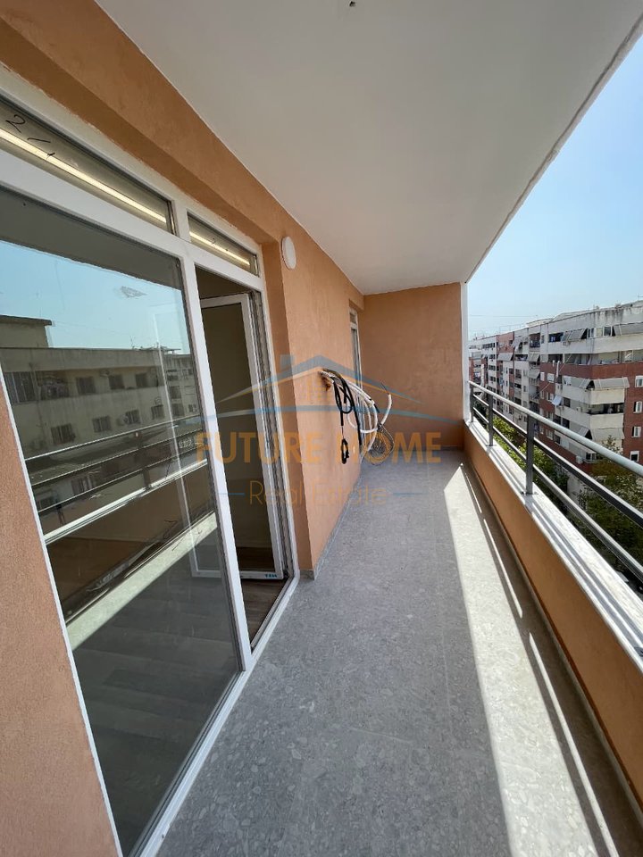 Shitet, Apartament 2+1, Unaza e re, Tiranë.