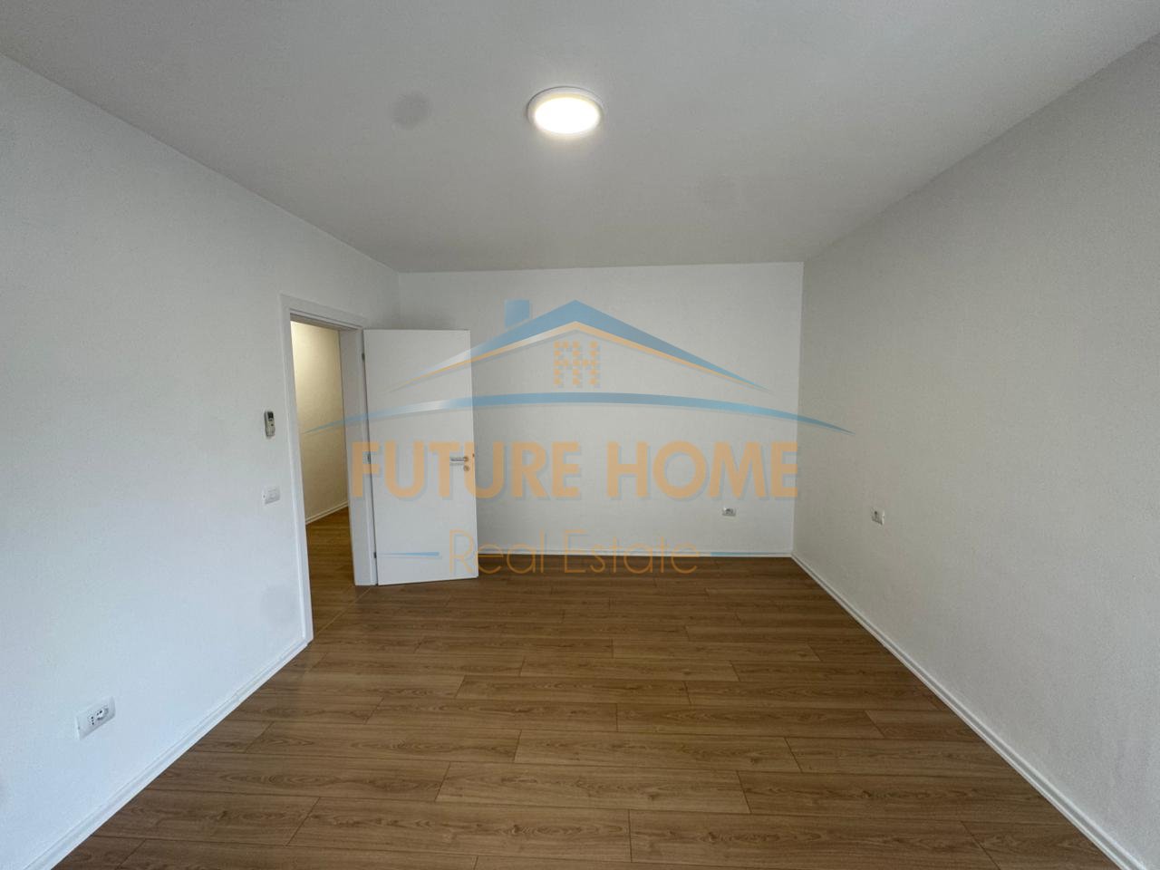 Qira, Ambient per zyra, Ish Ekspozita