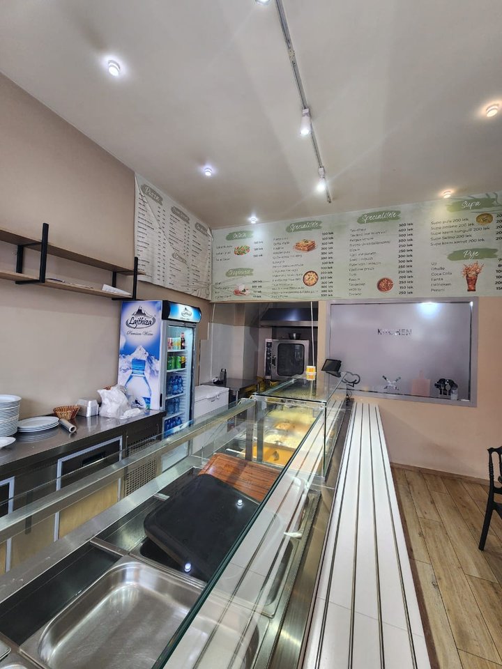 Shitet, Biznesi "Restorant", Kompleksi Delijorgji, Tirane.