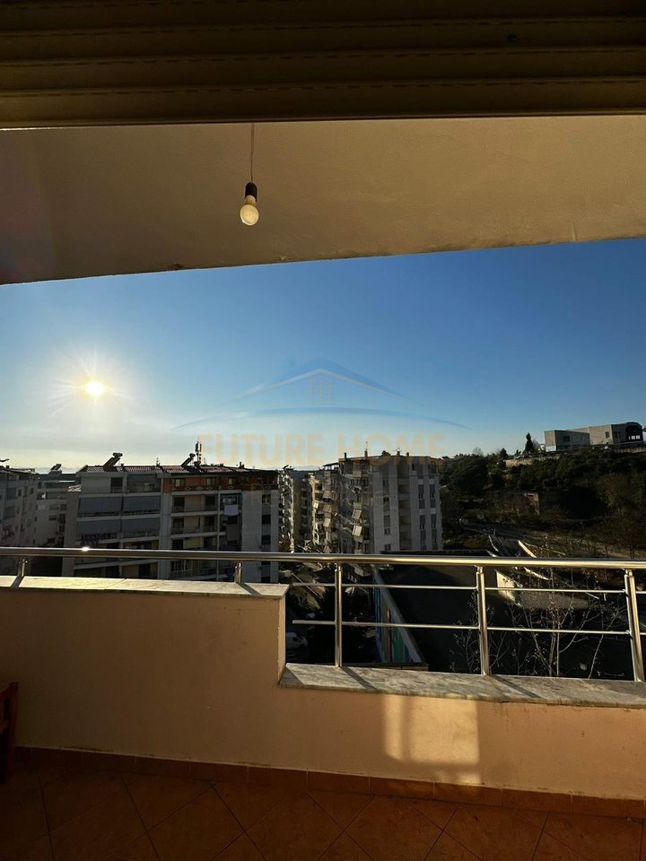 Shitet, Apartament 2+1+2, Fresk