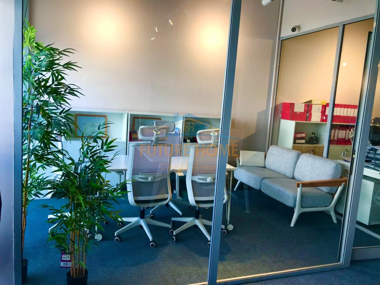 Qira, Ambient për zyra, Rruga e Kavajes.