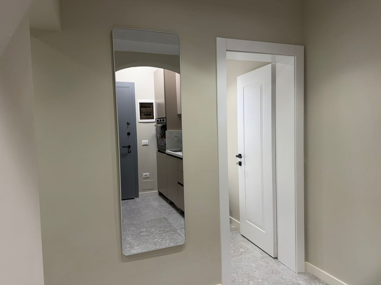 In vendita, 2 appartamenti 1+1, 21 Dicembre, Tirana.