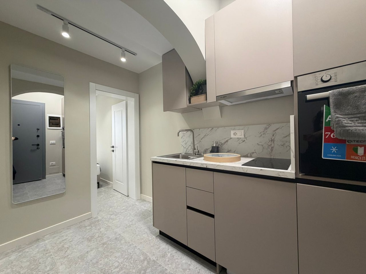 In vendita, 2 appartamenti 1+1, 21 Dicembre, Tirana.