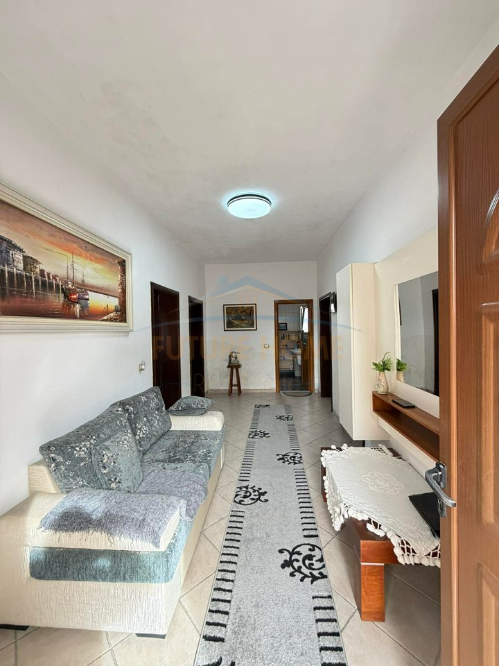 Shitet, Shtëpi Private, Unaza e Re