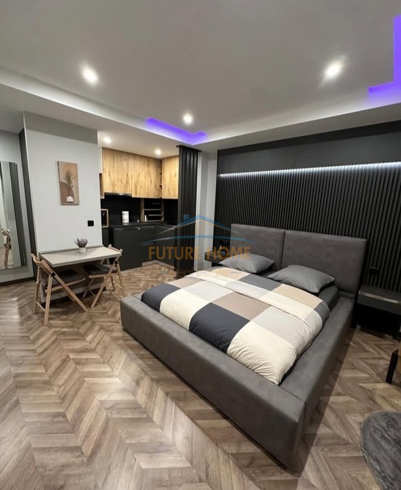 Shiten, 3 Garsoniere, Myslym Shyr , Tiranë