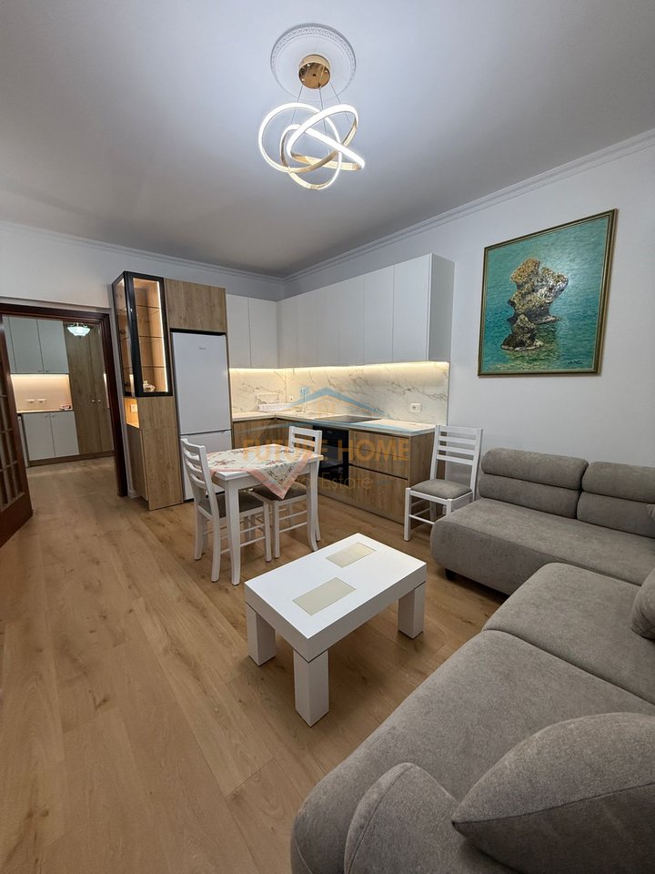 Affitto, Appartamento 2+1, Via Kongresi i Manastirit, Tirana.