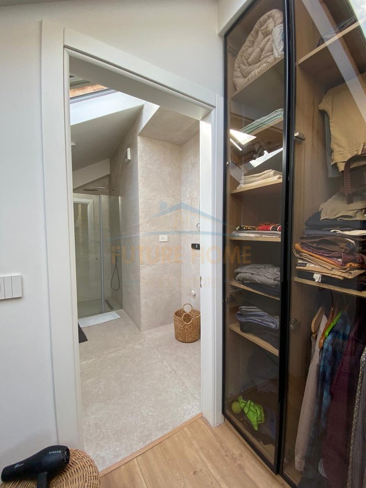 Shitje, Penhouse 1+1,  ish Blloku