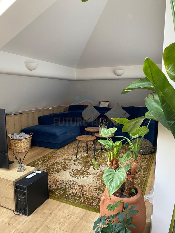 Shitje, Penhouse 1+1,  ish Blloku