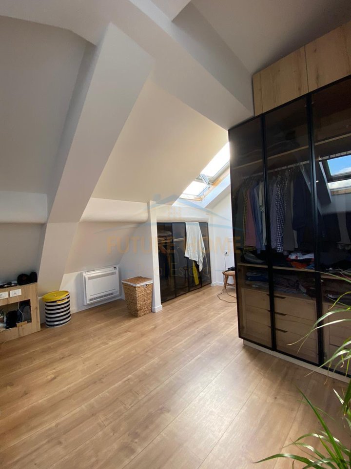 Shitje, Penhouse 1+1,  ish Blloku