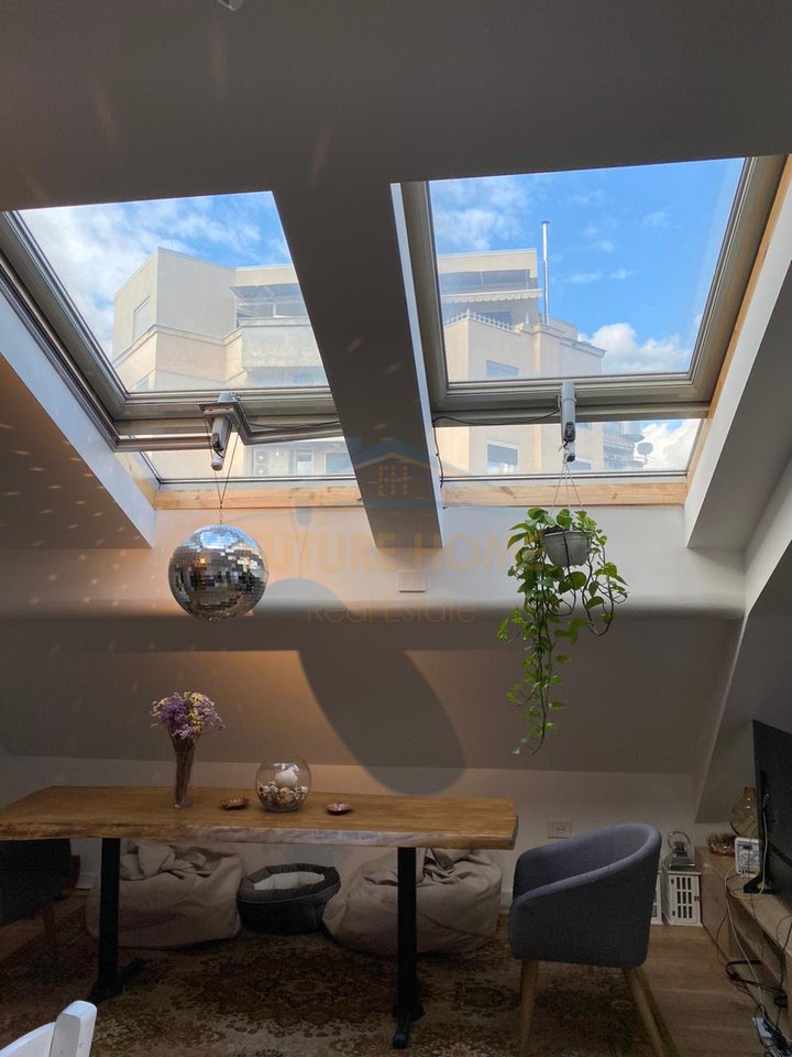 Shitje, Penhouse 1+1,  ish Blloku