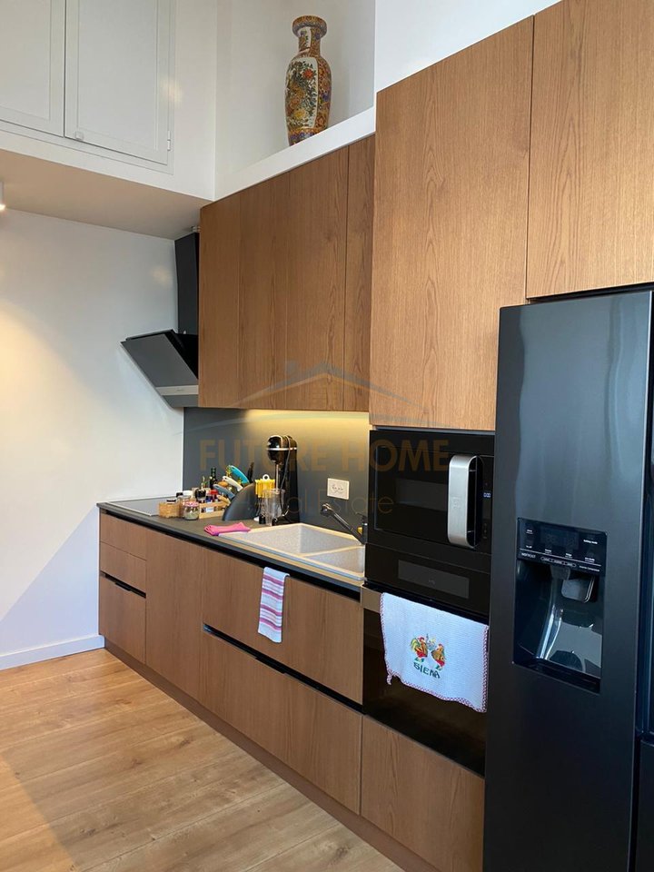 Shitje, Penhouse 1+1,  ish Blloku