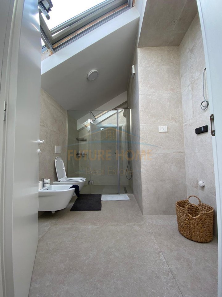 Shitje, Penhouse 1+1,  ish Blloku