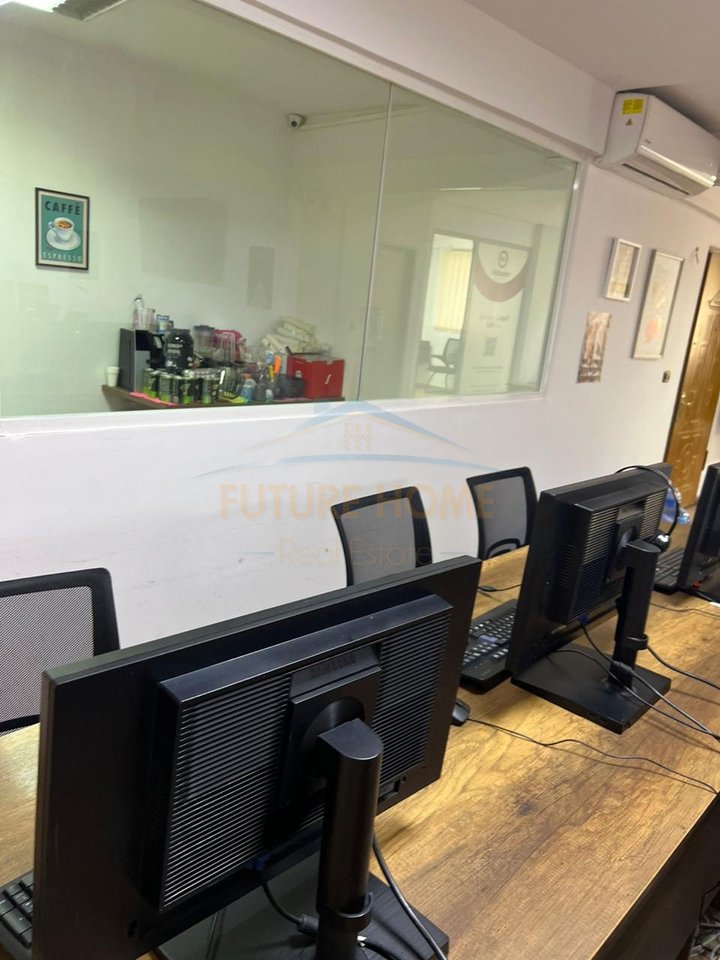 Affitto, Spazio Commerciale, Ex Club Partizani, vicino all'Esercito, Kubi