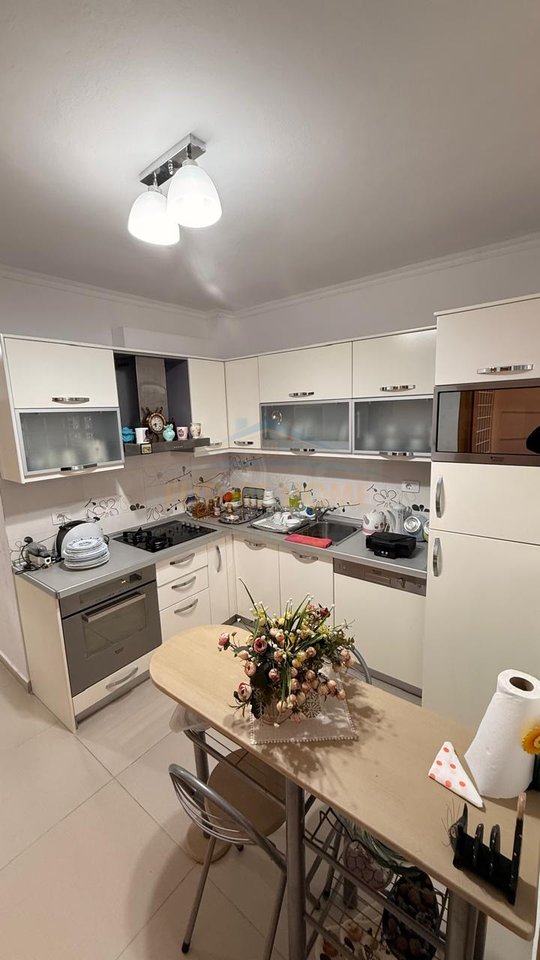 For sale, 2+1 Apartment, Beach, Near Hotel "Adriatik" Durres