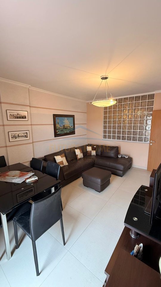 For sale, 2+1 Apartment, Beach, Near Hotel "Adriatik" Durres