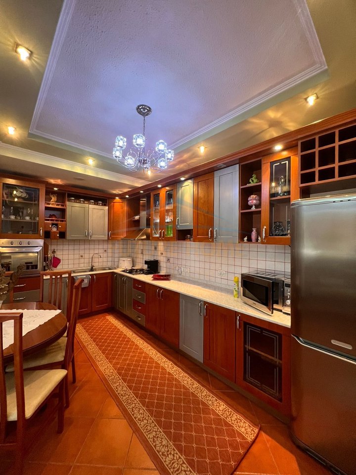 In affitto, appartamento 2+1+2, 21 dicembre