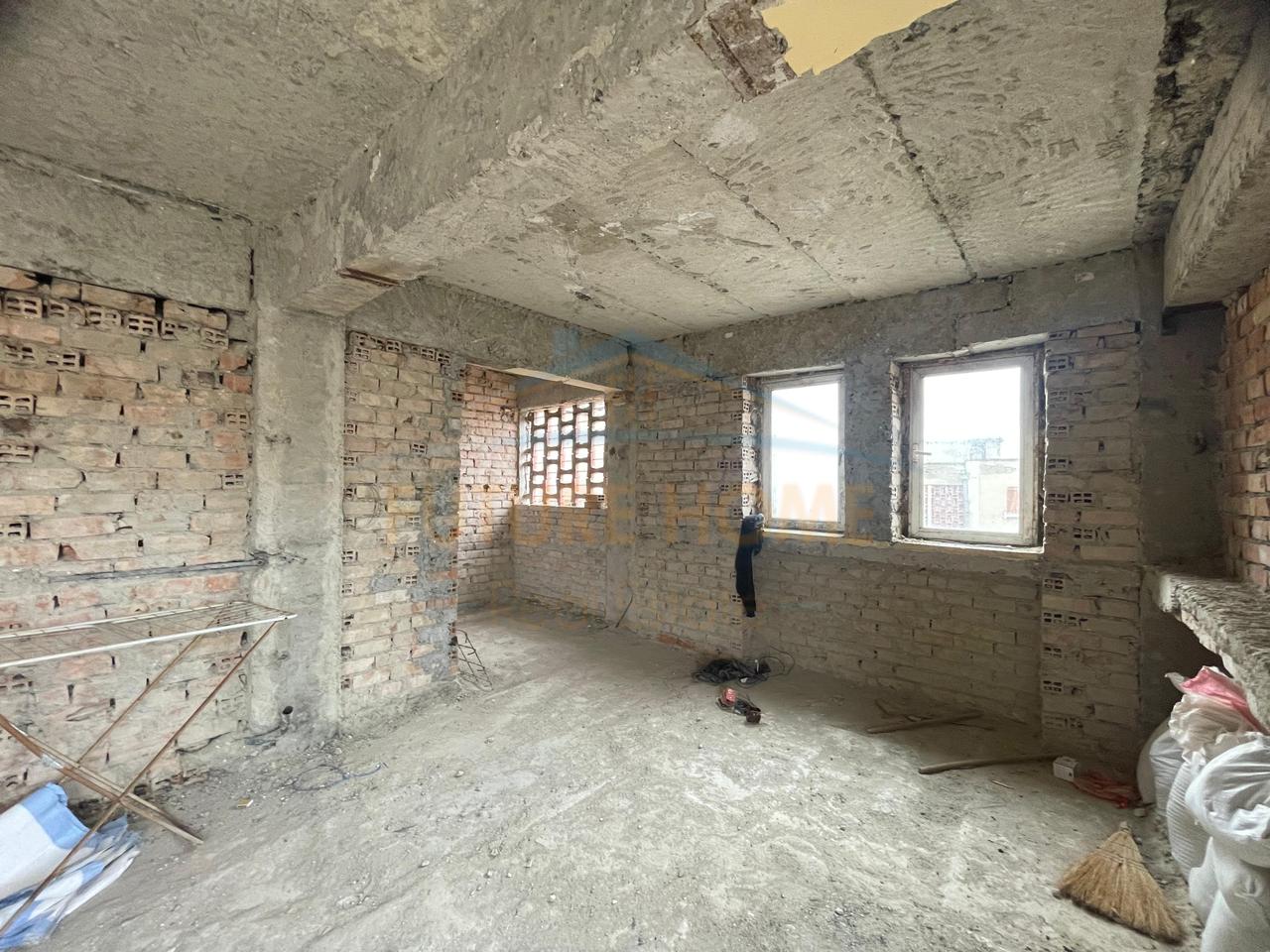 Shitet, Apartament, Lagjia 7, Korçë