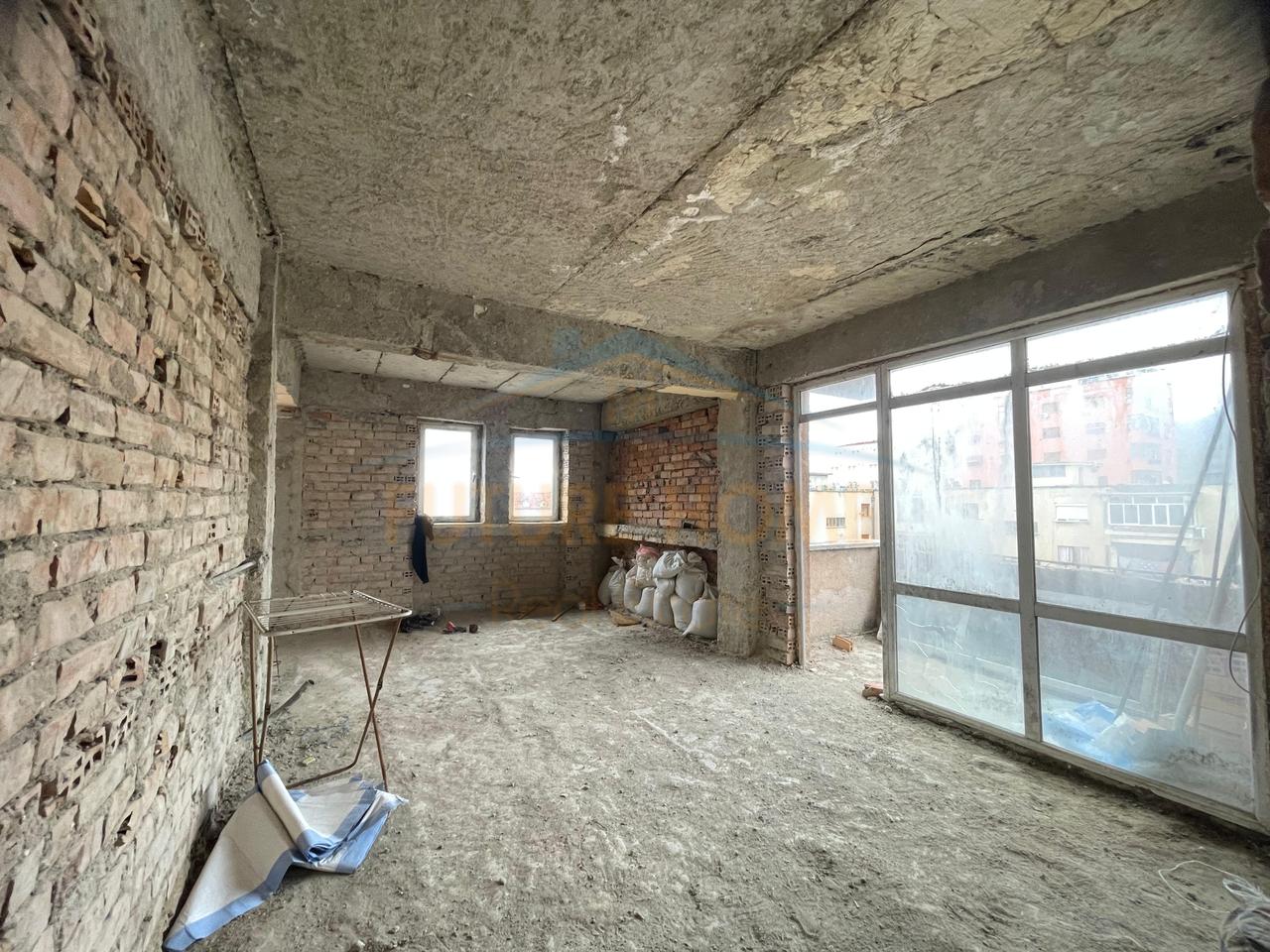 Shitet, Apartament, Lagjia 7, Korçë