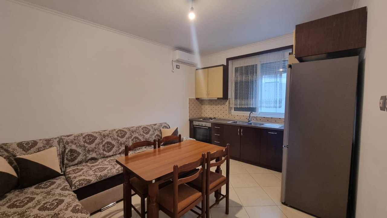 Affitto, Appartamento 2+1, Vasil Shanto, Tirana.