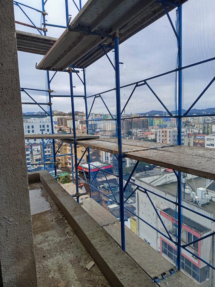 In vendita, appartamento 2+1+2 con posto auto, Nuovo Boulevard, Tirana.