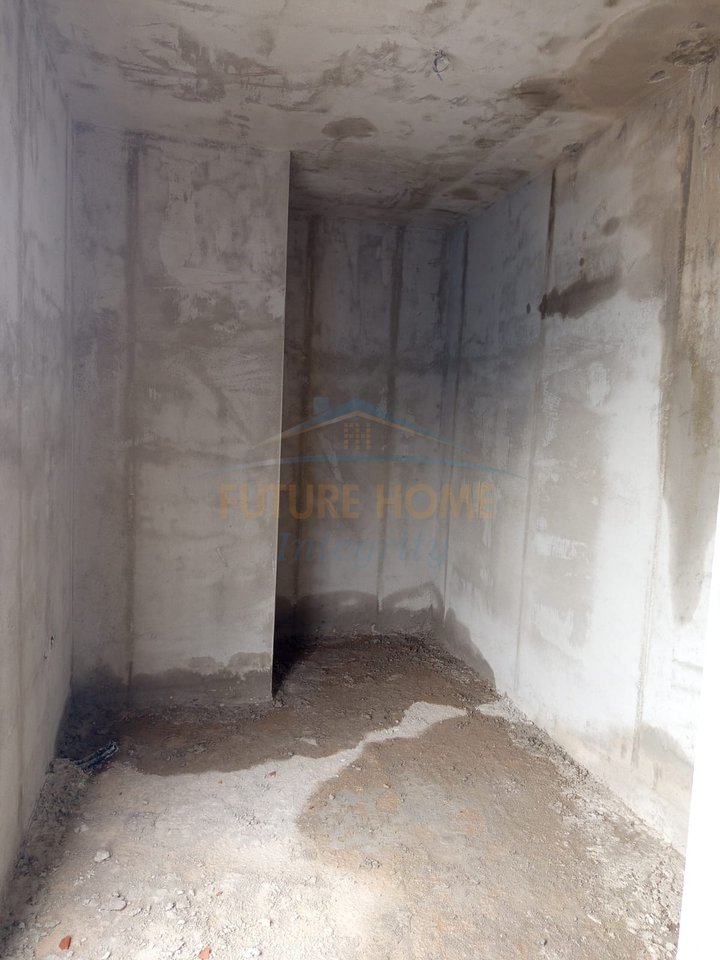 In vendita, appartamento 2+1+2 con posto auto, Nuovo Boulevard, Tirana.