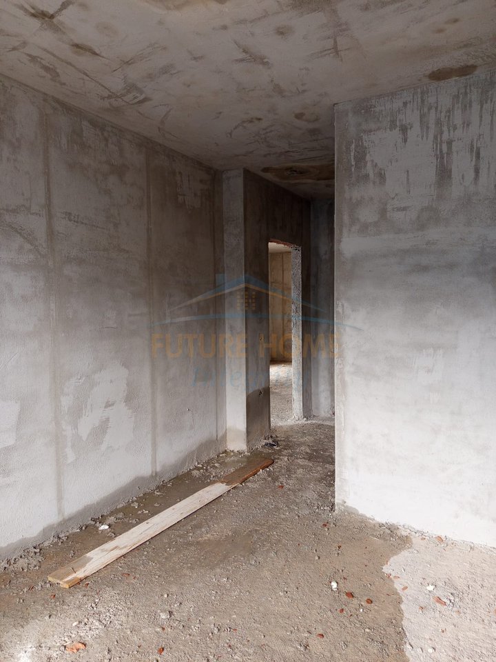 In vendita, appartamento 2+1+2 con posto auto, Nuovo Boulevard, Tirana.