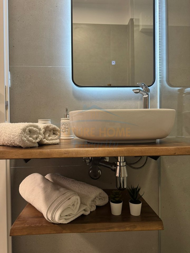 Rent, 1+1 Apartment, Ali Pashë Gucia Street, Tirana.